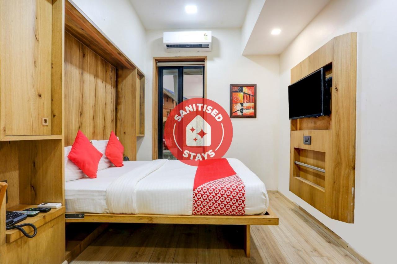 Oyo 81549 Hotel Elegance Nx Mumbai Exterior photo