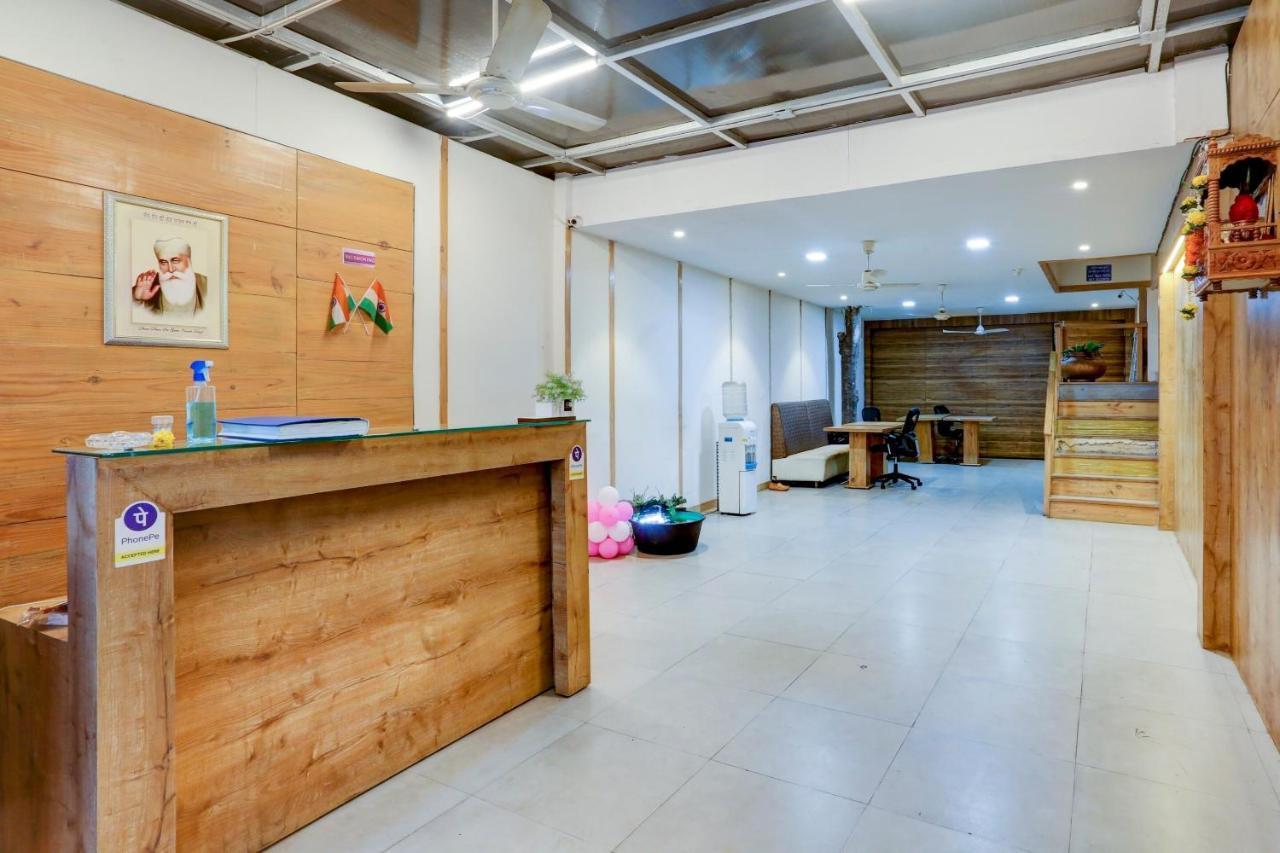 Oyo 81549 Hotel Elegance Nx Mumbai Exterior photo